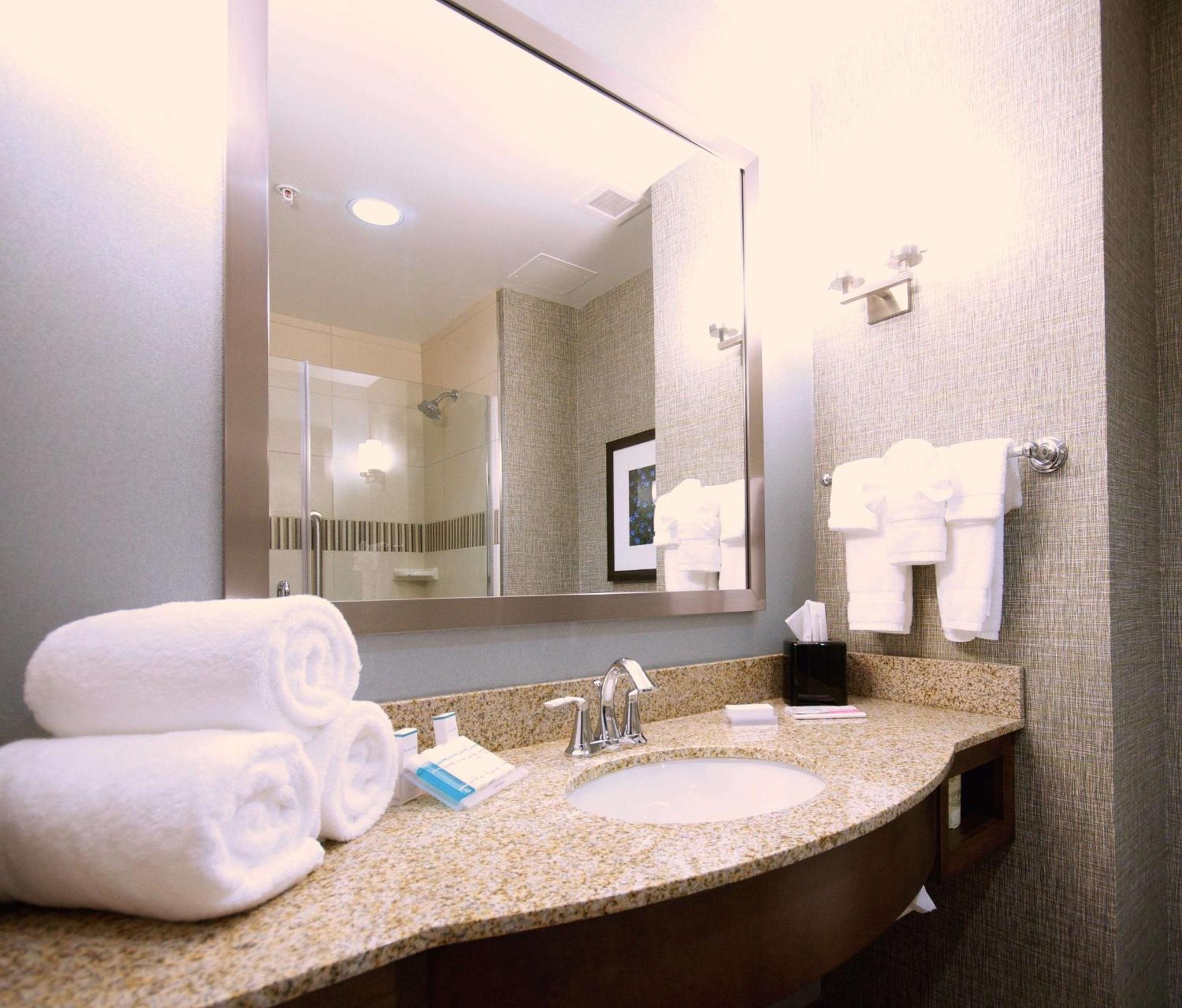 Hilton Garden Inn Хикори Экстерьер фото
